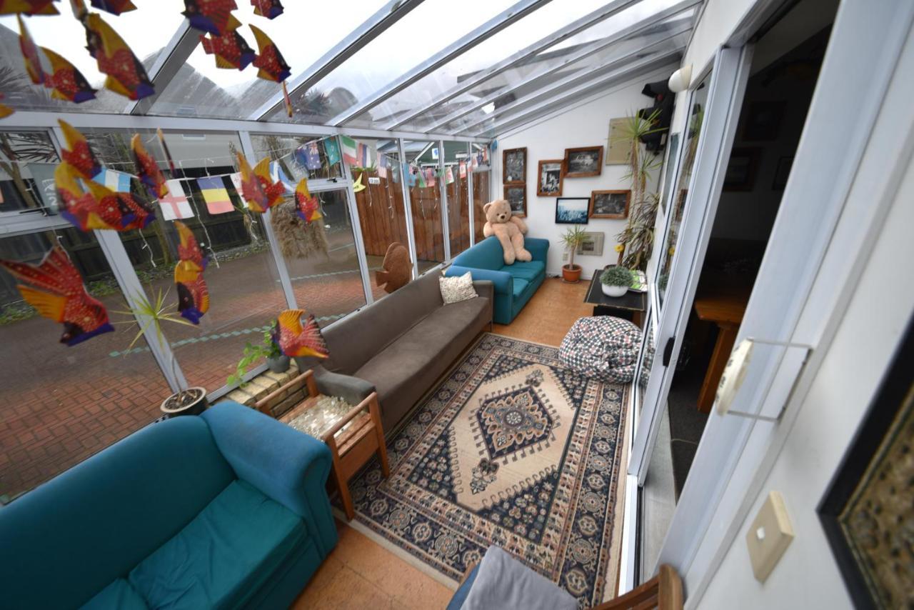Funky Green Voyager Backpackers Hostel Rotorua Bagian luar foto